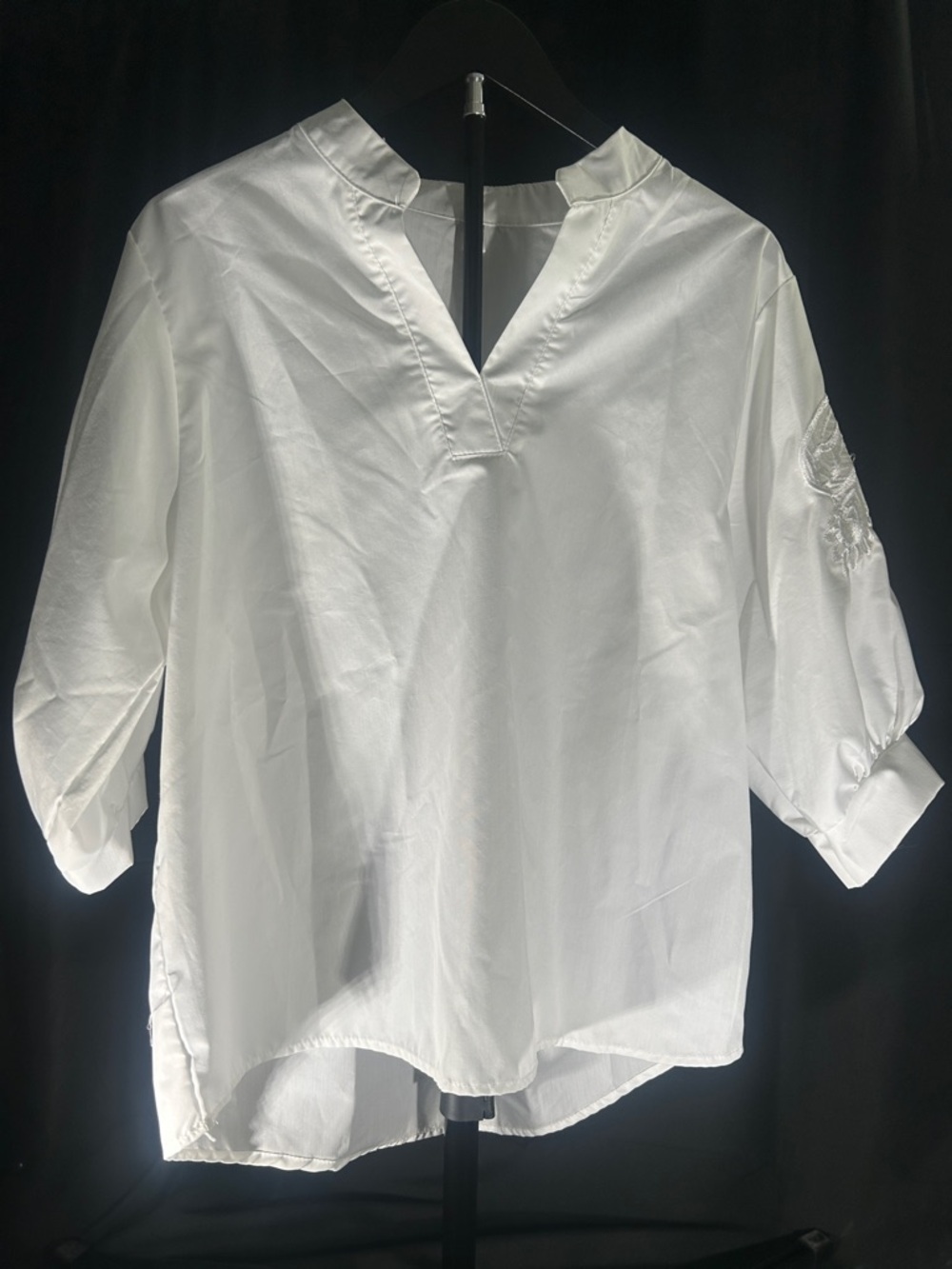 White Collarless V-Neck 3/4 Sleeve Blouse